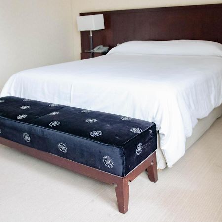 Bagu Urbano Hotel Posadas Bagian luar foto