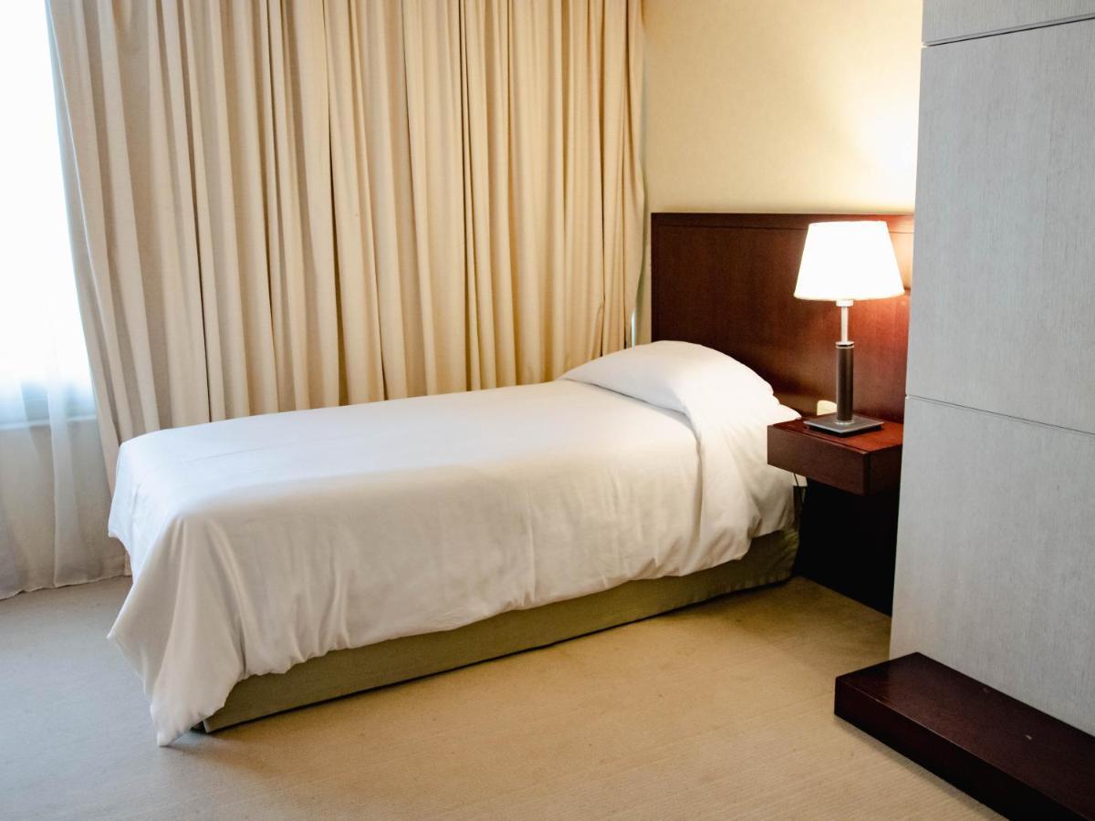 Bagu Urbano Hotel Posadas Bagian luar foto